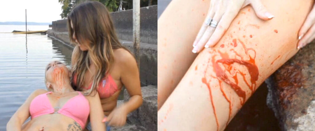 Plan de tournage montrant une actrice avec du maquillage d'effets spéciaux simulant une morsure de requin au bras, dans un style de série B humoristique.